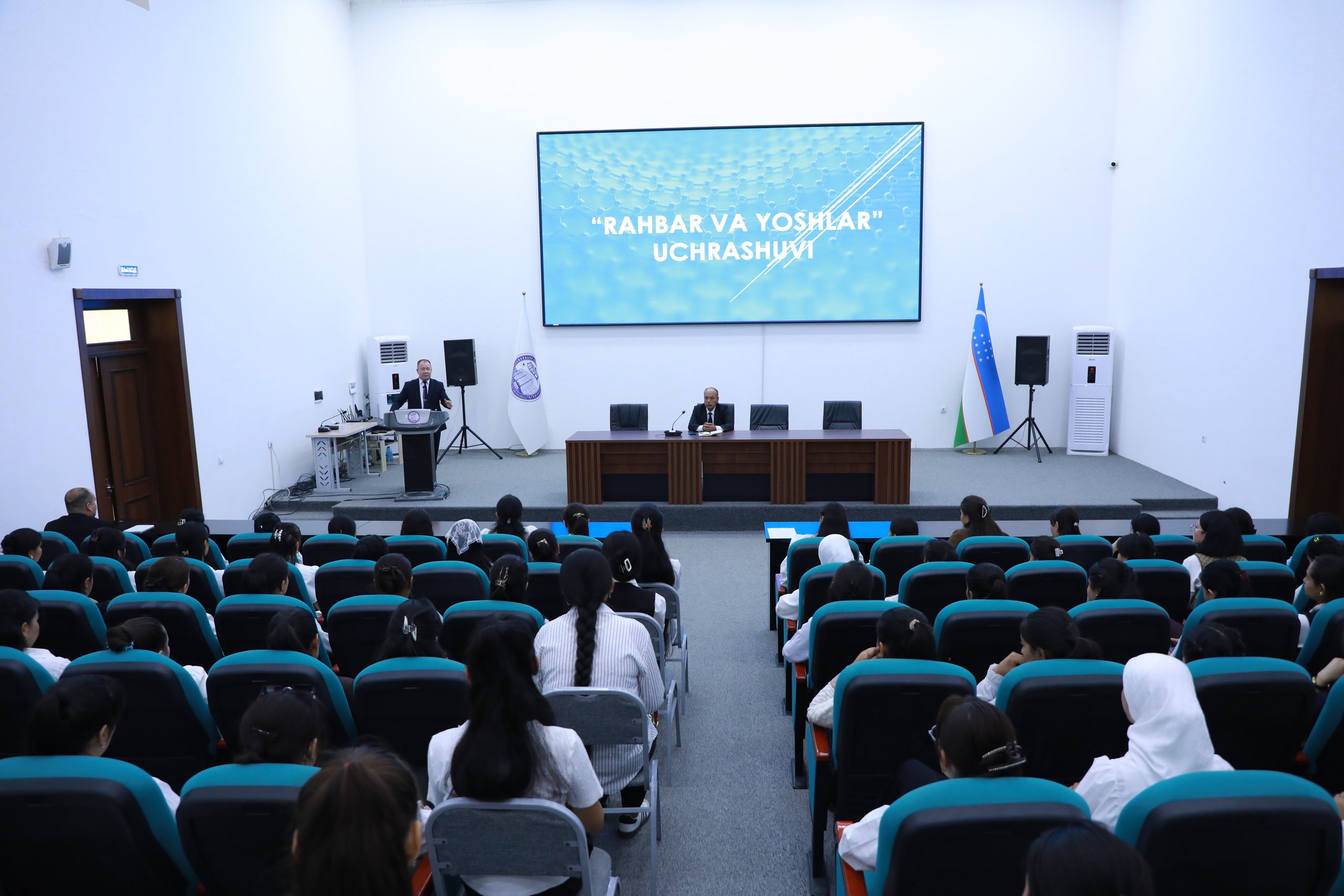 Rektor Pedagogika fakulteti talabalari bilan uchrashdi