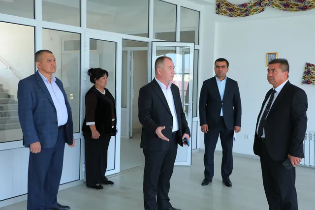 REKTOR TALABALAR TURAR JOYIDAGI SHAROITLAR BILAN TANISHDI