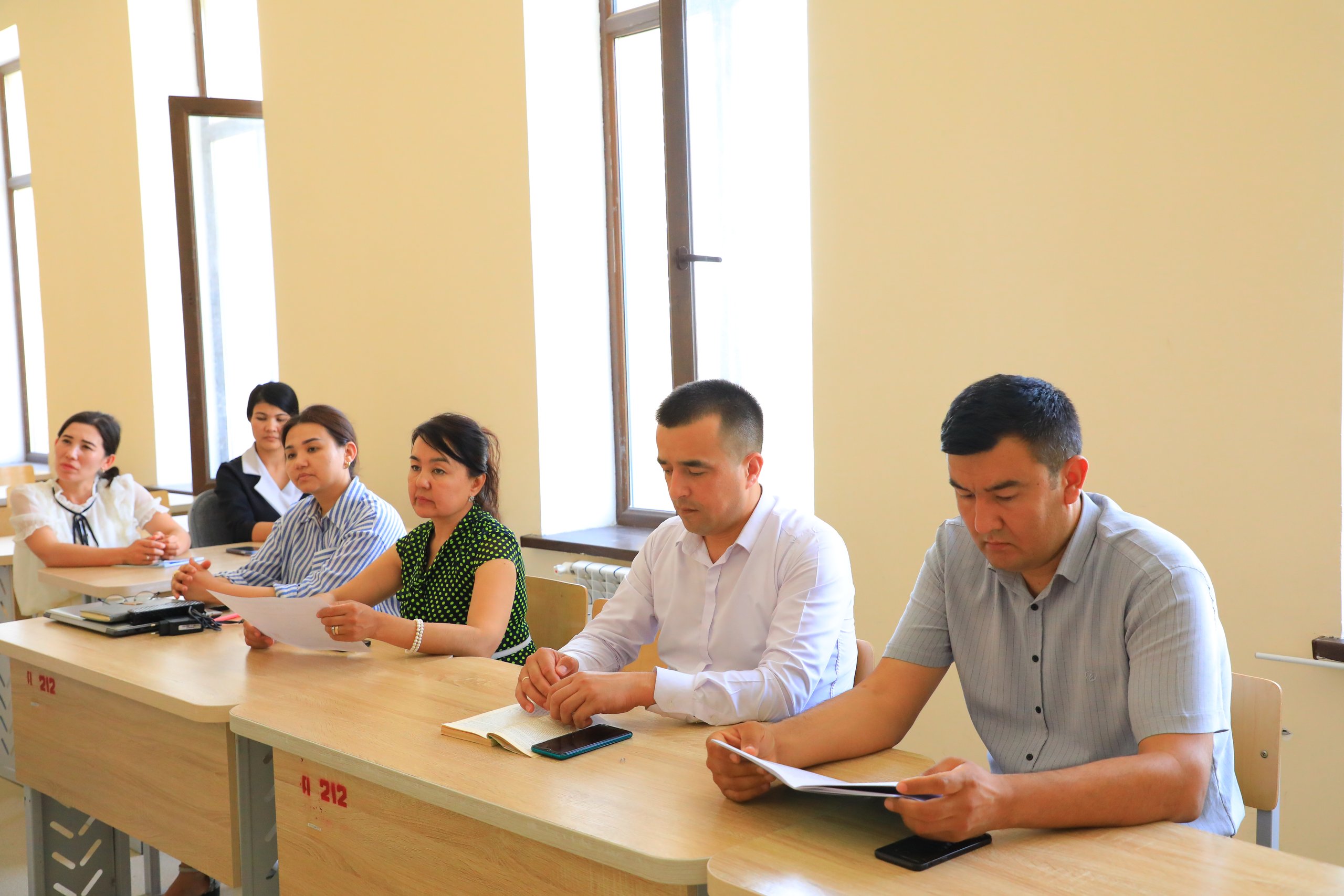 BITIRUVCHI TALABALAR BITIRUV MALAKAVIY ISHI BO'YICHA DASTLABKI HIMOYADAN O'TISHDI