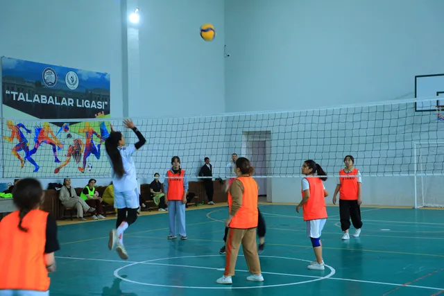 “Yangi Oʻzbekiston talabalari Olimpiadasi” doirasida xotin-qizlar o‘rtasida voleybol musobaqasi o‘tkazildi