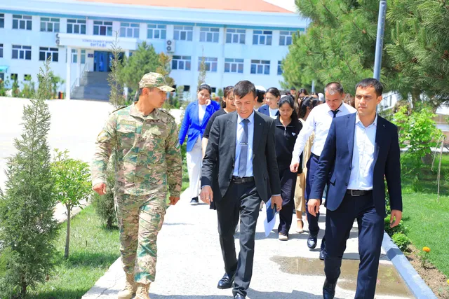 Talabalar harbiy qismga tashrif buyurdi