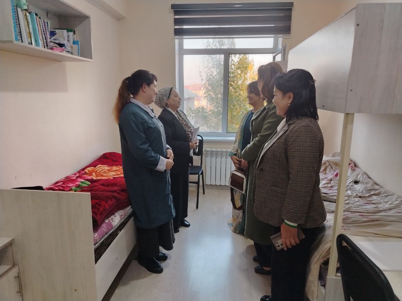 Yo‘nalish tyutorlari va mas’ullar talabalar turar joyi holatini o‘rgandi