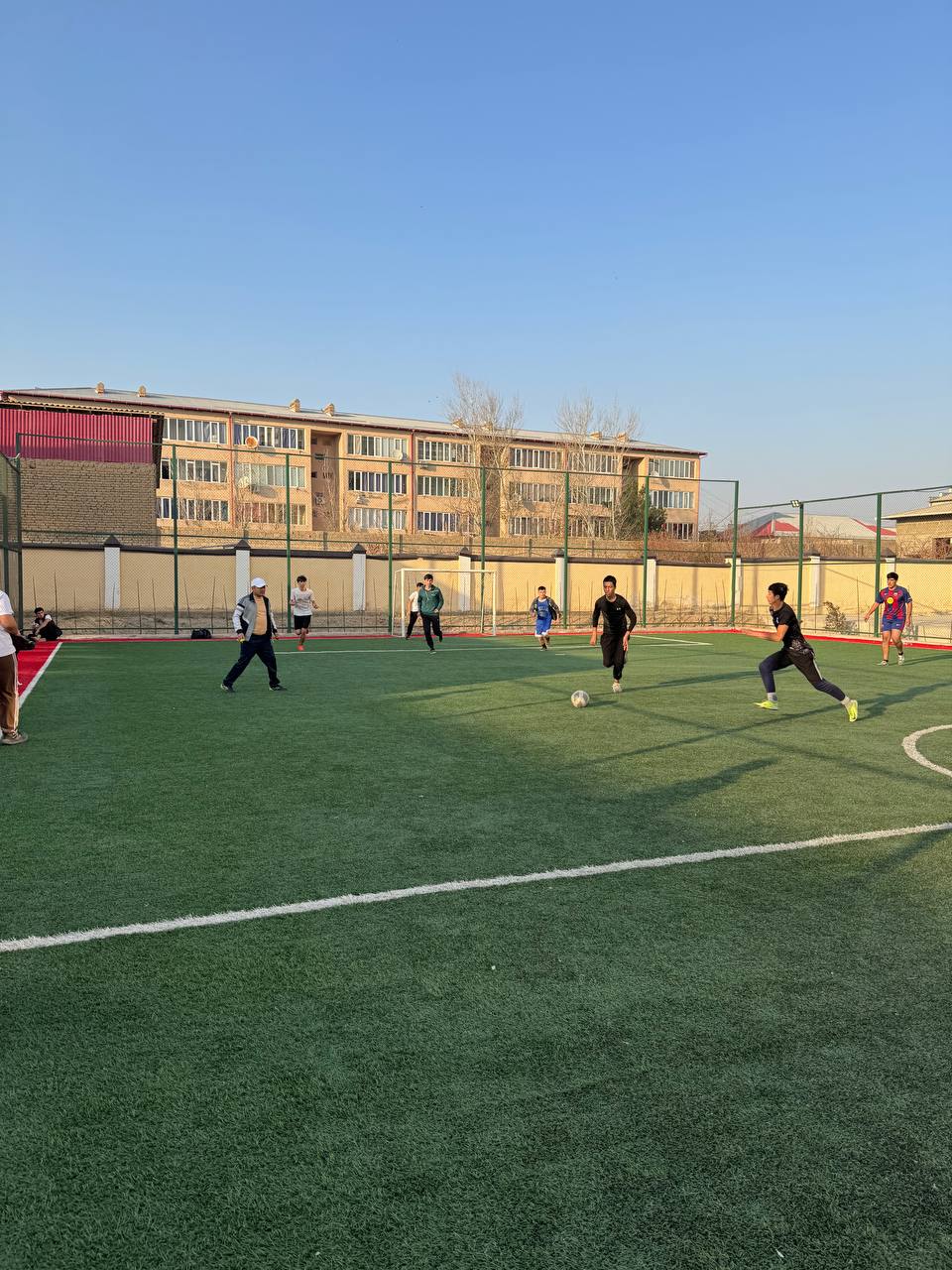 “TALABALAR LIGASI” DOIRASIDA MINI-FUTBOL MUSOBAQALARI DAVOM ETMOQDA…