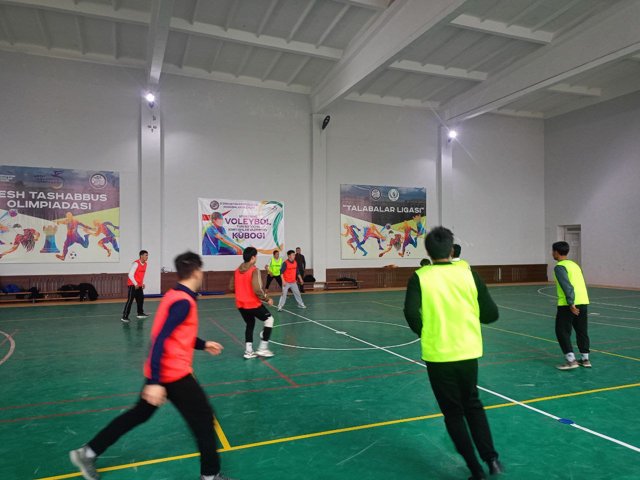 Fakultetlar o‘rtasida gandbol bo‘yicha “Talabalar ligasi” bellashuvlari qizg‘in o‘tmoqda
