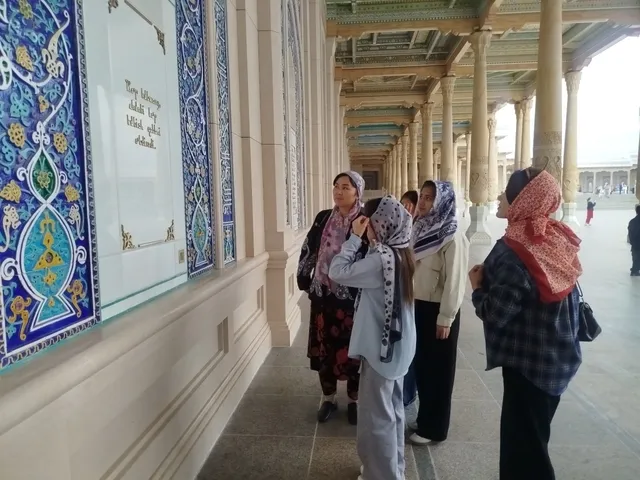 “Moziyga sayohat” dasturi doirasida Imom Buxoriy majmuasiga tashrif uyushtirildi