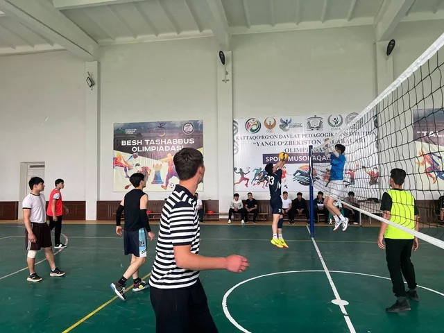 “Yangi O‘zbekiston talabalari Olimpiadasi”: voleybol bo‘yicha fakultetlar bosqichi qizg‘in bahslarga boy o‘tdi