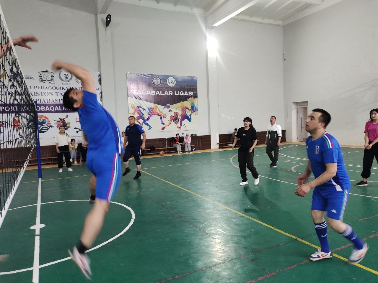 Professor-o‘qituvchilar o‘rtasida voleybol musobaqasi tashkil etildi
