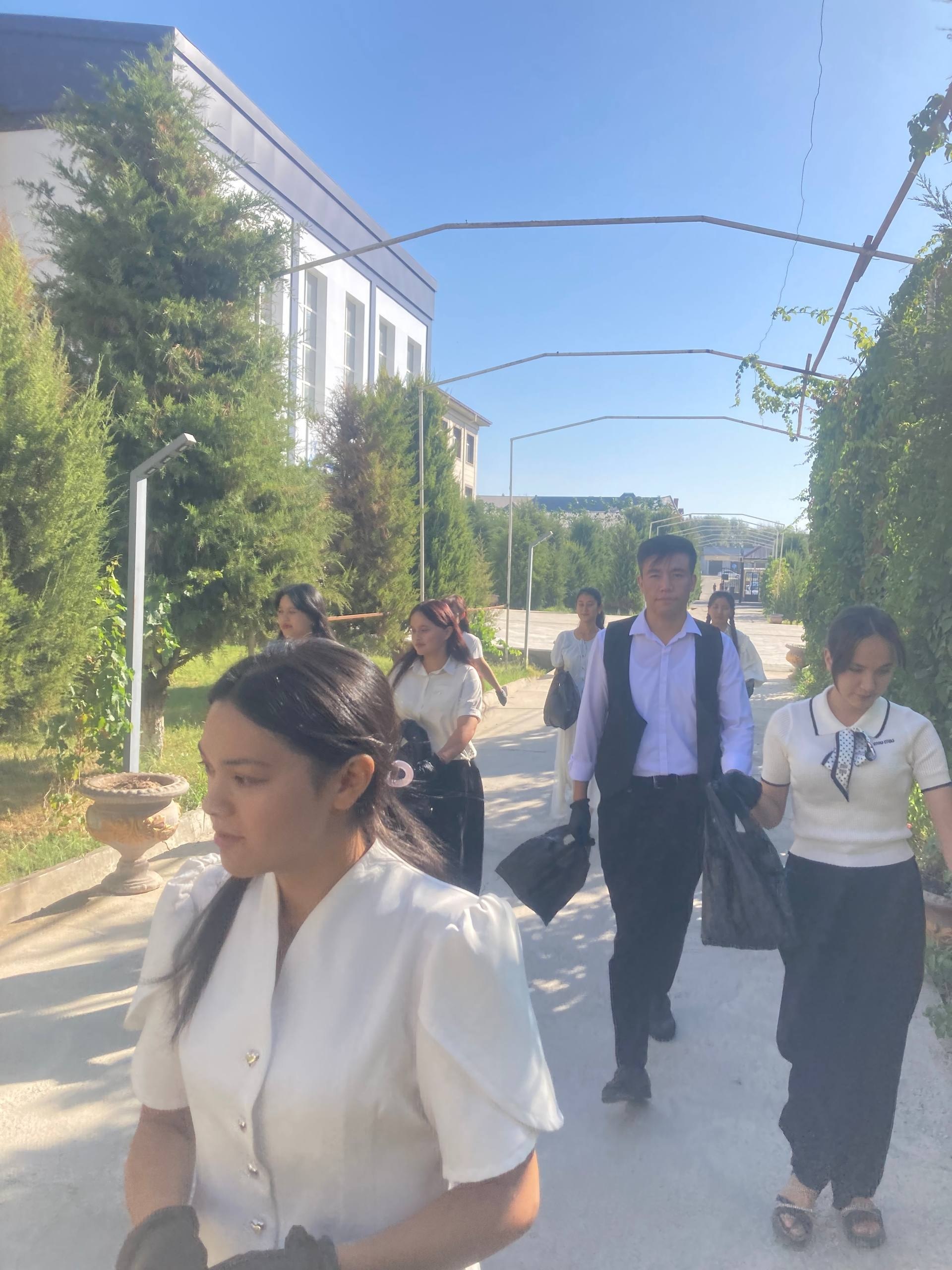 “Eko-volontyorlar” guruhi o‘z faoliyatini boshladi