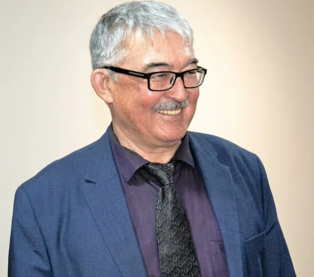 Адиб Бахтияр Генжемуратов билан ижодий учрашув